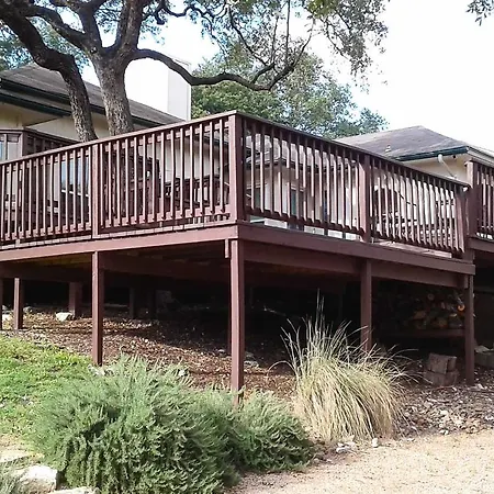 Family-Friendly San Antonio Home With Hot Tub And Deck